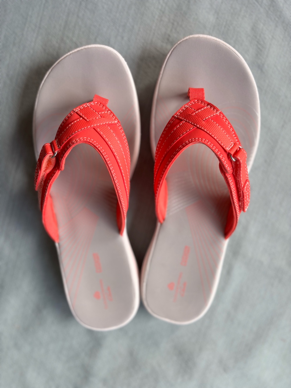 NEW Clarks Coral Orange Pink Women’s Thong Sandals 9 - Picture 2 of 8